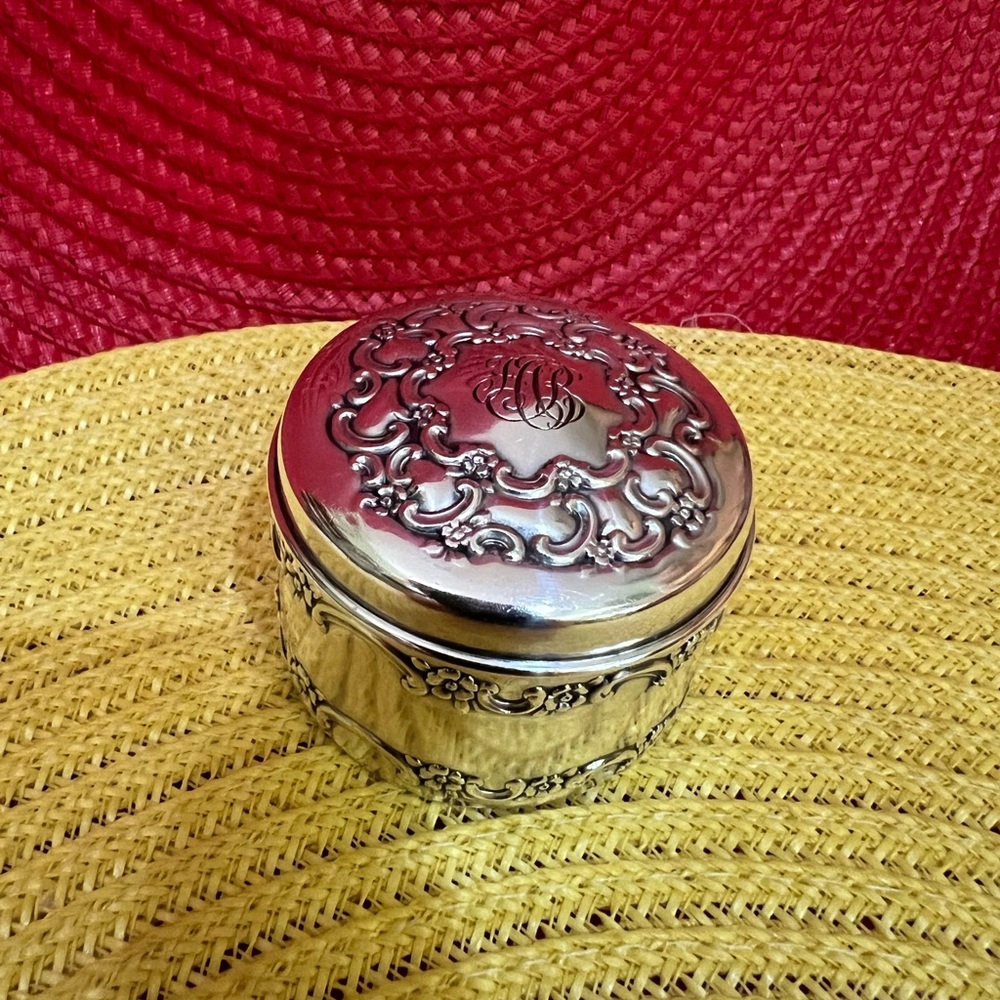 Tiffany & Co. Sterling Silver 925 Engraved Trinket Box #13298 51,4g